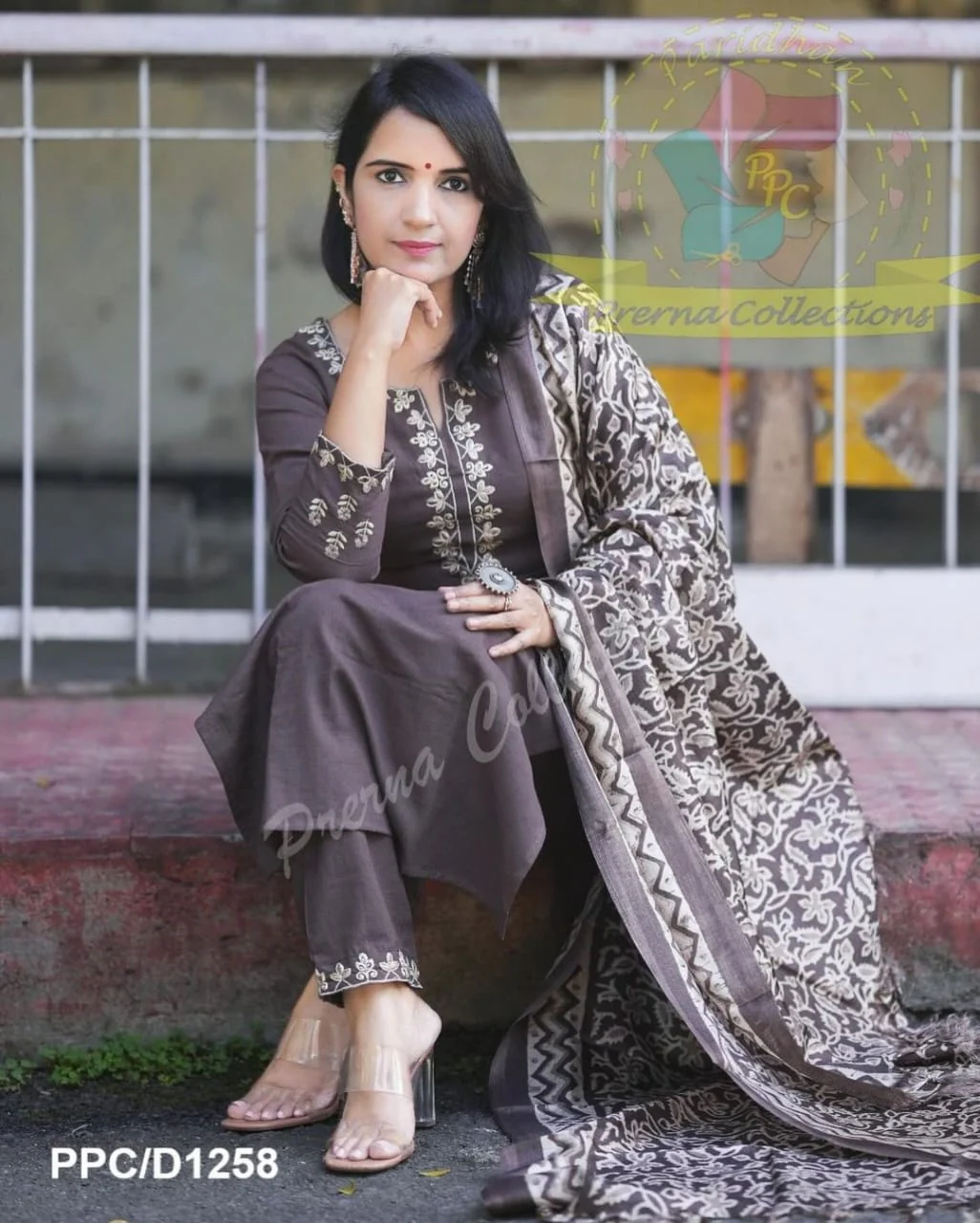 Brown Handloom Cotton Kurti Pant Dupatta Set with Aari Embroidery - Image 2
