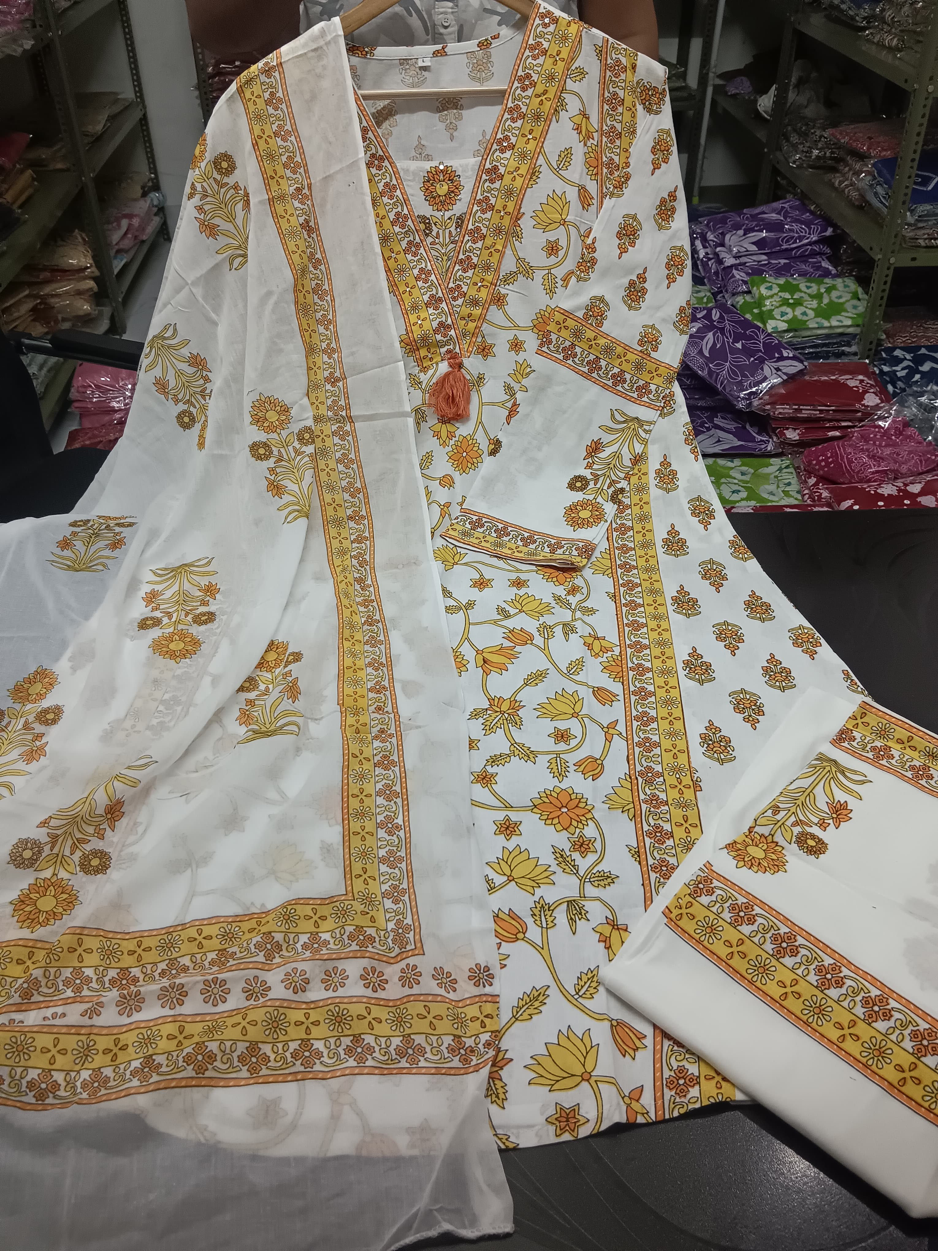 New Floral Motif Printed Cotton kurta Set (BFST121) - Image 2