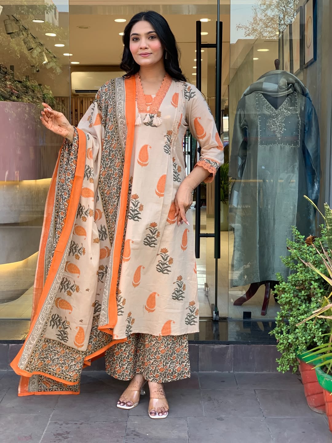 Cream & Orange Paisley Block Print Cotton Kurti Palazzo Dupatta Set - Image 2