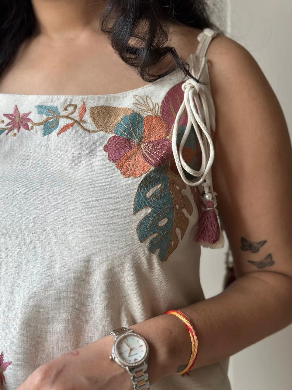 White Heavy Embroidery Sleeveless Cotton Flex Kurta Pant Set - Image 3